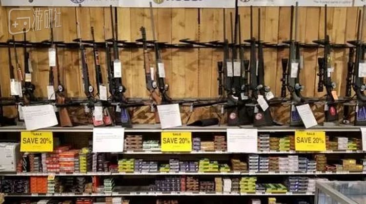 美国一家沃尔玛超市中，大量枪支被打折出售