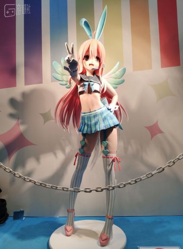 IVR展台《V-katsu》看板娘的等身手办