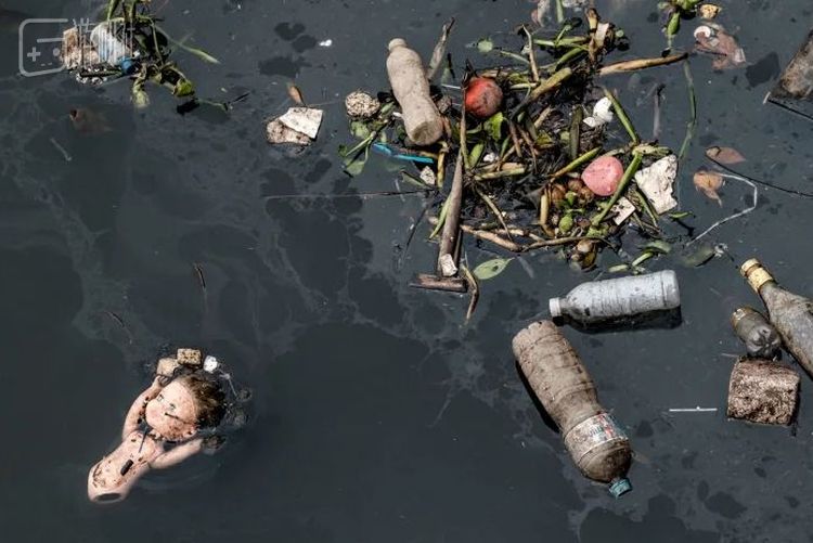 瓜纳巴拉湾漂浮的残骸