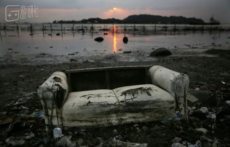 瓜纳巴拉湾漂浮的沙发