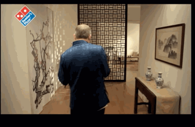 欧阳兄还发明了谐音“我饿我饿”的订餐电话，是真的懂