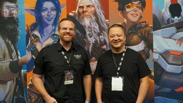 《暗黑破坏神：不朽》的制作人Caleb Arseneaux（左）及首席设计师Wyatt Cheng（右）