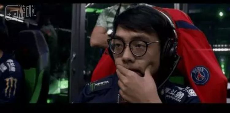 “工作人员都准备过来拍我们夺冠了。”