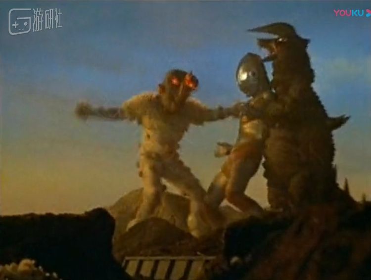 正在出拳的是纳克尔星人