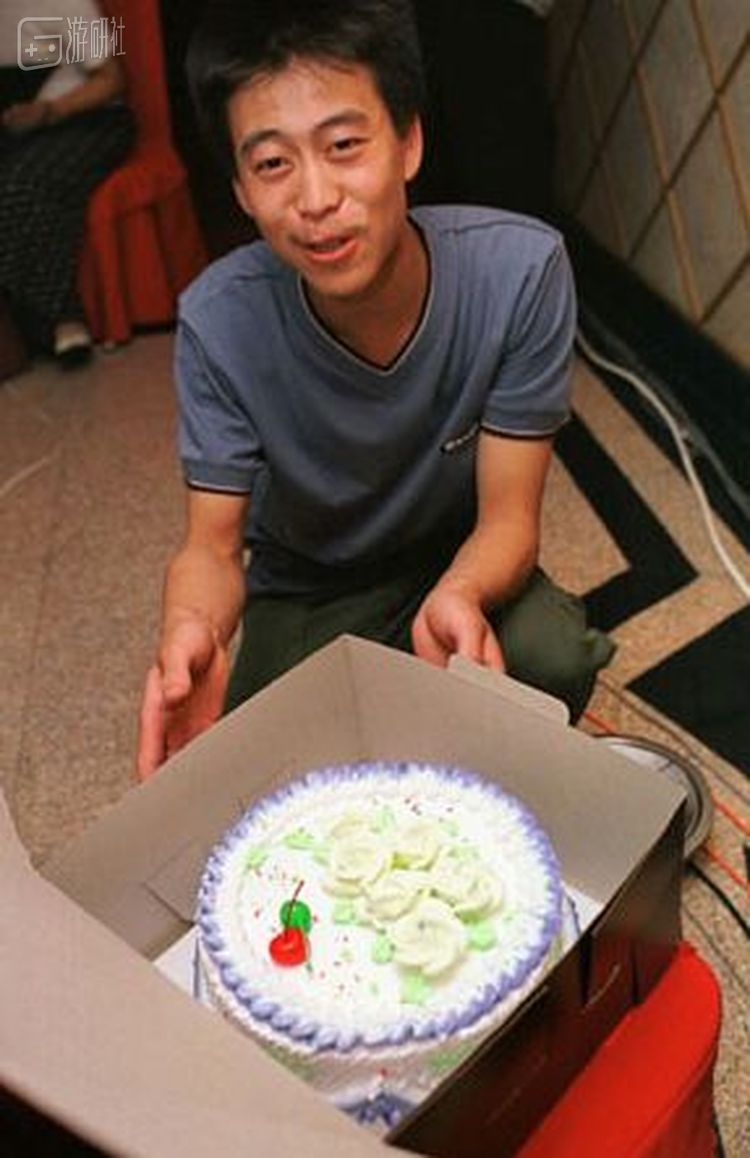 测试者给工作人员订购了蛋糕，在测试结束当天送到