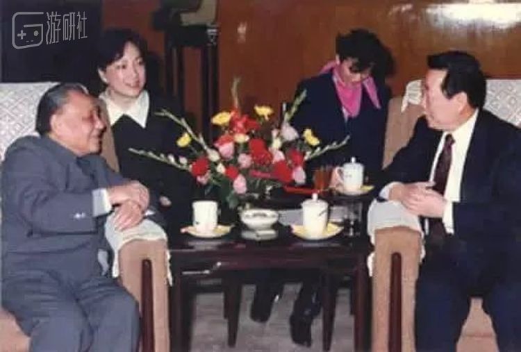 邓小平接见谢国民时说：“你们弟兄几个的名字起得很好，连起来就是正大中国，这说明你们很爱国啊！”