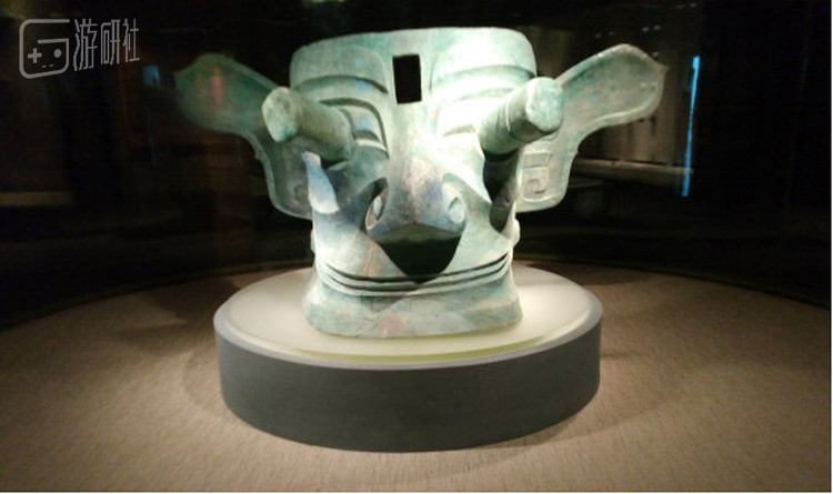 三星堆博物馆内陈列的&ldquo;青铜纵目人面具&rdquo;