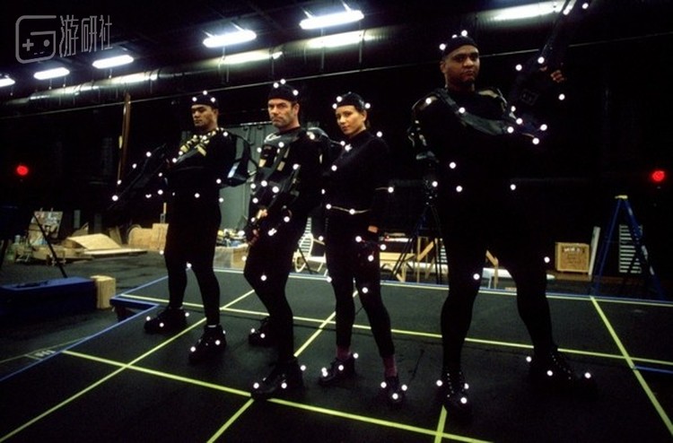 当时的动态捕捉还不能采集面部表情的变化数据