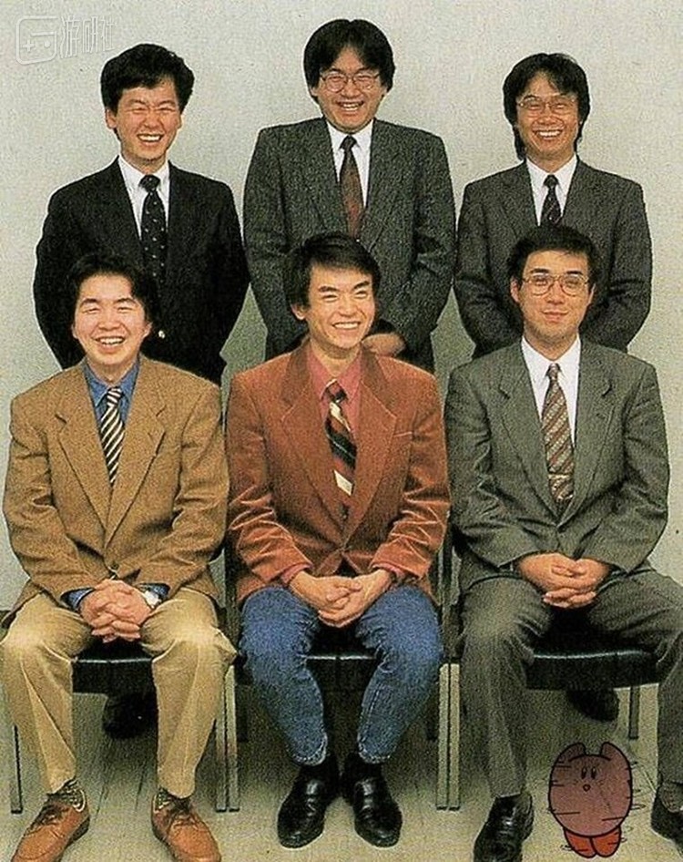 图文无关，从樱井、宫本和岩田灿烂的笑容里，可见任天堂与HAL不寻常的关系