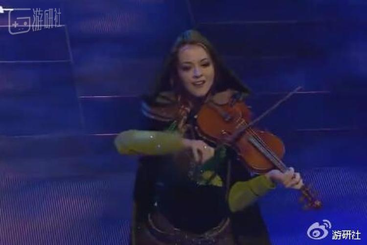 Lindsey Stirling在TI6开幕式上的演奏