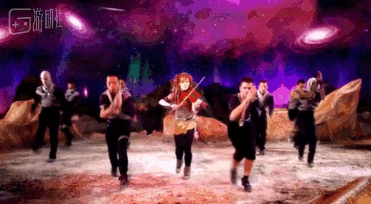 舞台上的Lindsey Stirling（不动戳大）