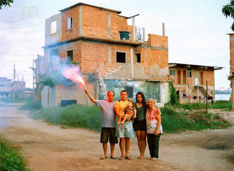 德国视觉艺术家Marc Ohrem-Leclef的系列作品Olympic Favela中的一张