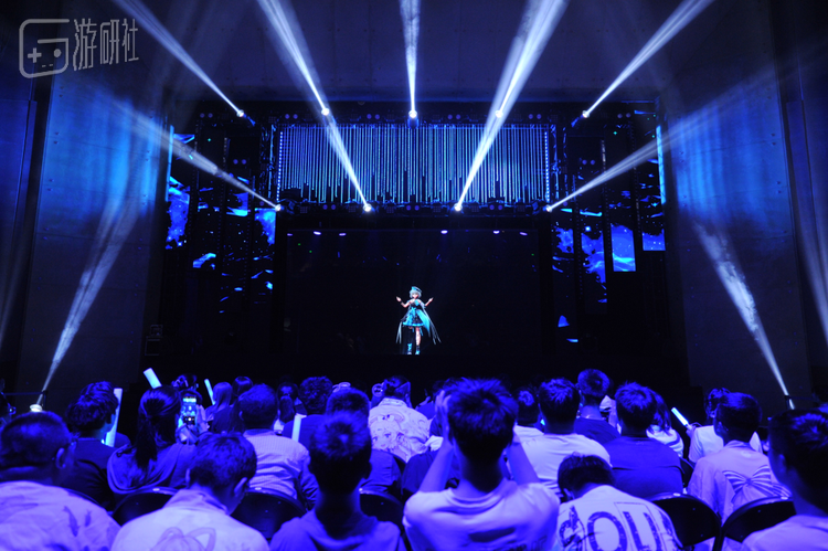 《夏虫》演出现场