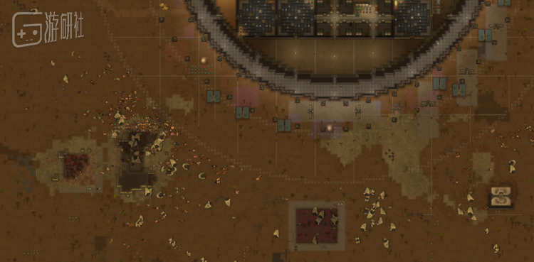 有玩家把基地修成圆形的堡垒状，以应付潮水般的袭击