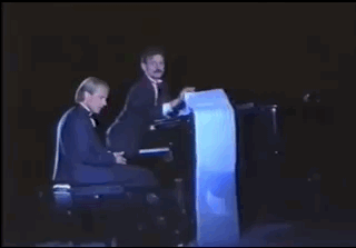 曲目间隙穿插有各种妙趣横生的互动，新颖的舞台形式让人大饱眼福