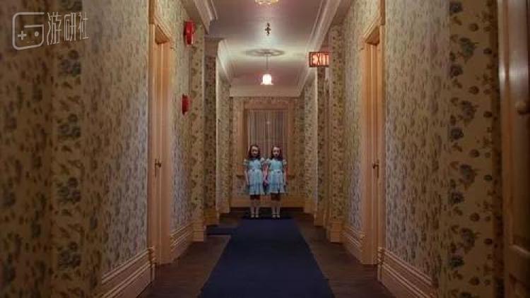 经典恐怖电影《闪灵》就是这种氛围