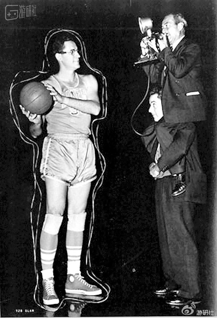 麦肯是职业篮球史上第一位真正的超级巨星，也是第一位具备绝对统治力的中锋