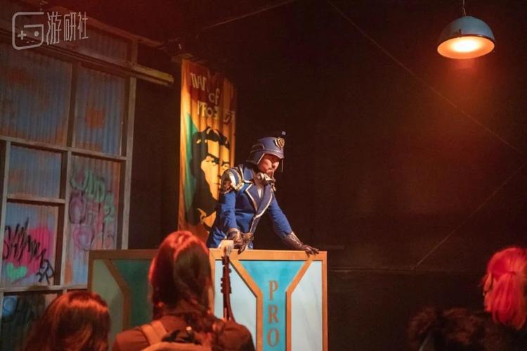 义正辞严的执法官队长