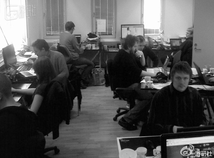 如今缔造了奇迹的Supercell在刚刚起步的时候当时只有30平、6张桌子和1台咖啡机