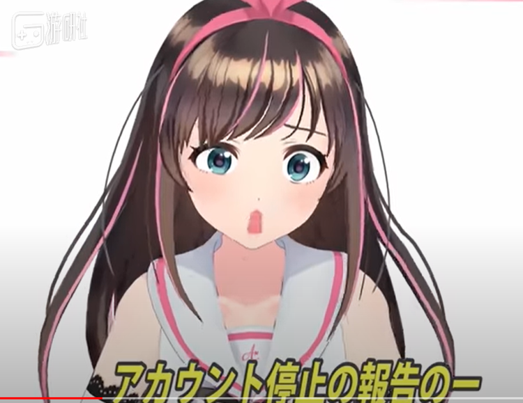 绊爱有样学样，不过早期技术力受限面部表情