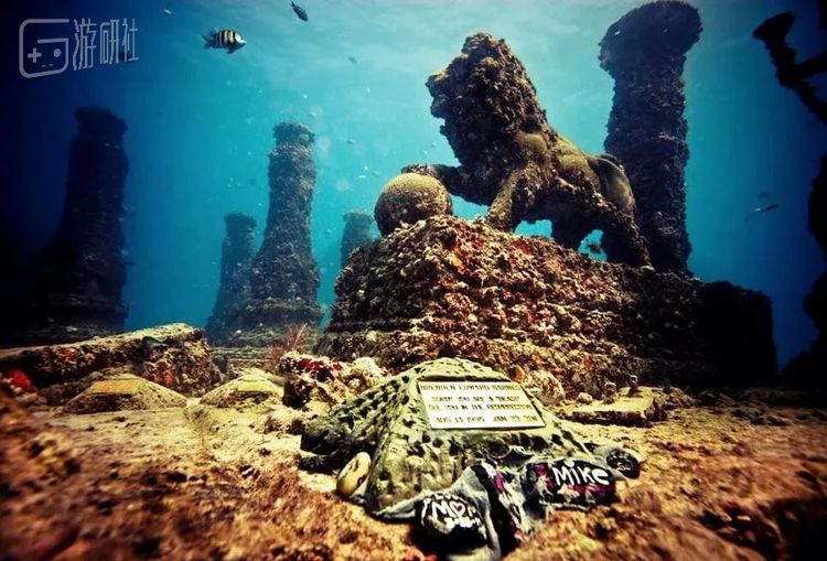 也可以将骨灰浇筑成海星、贝壳等海洋生物放置进墓园中