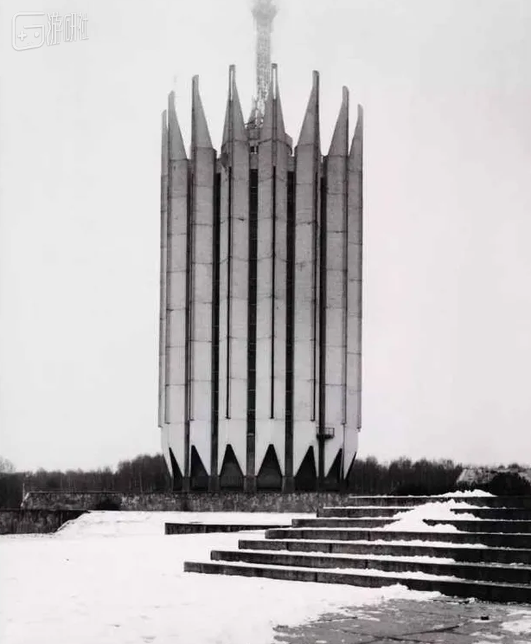 苏联时期建造的圣彼得堡的机器人与技术控制论中央研究所，这种未来主义建筑也是原子朋克的视觉元素之一