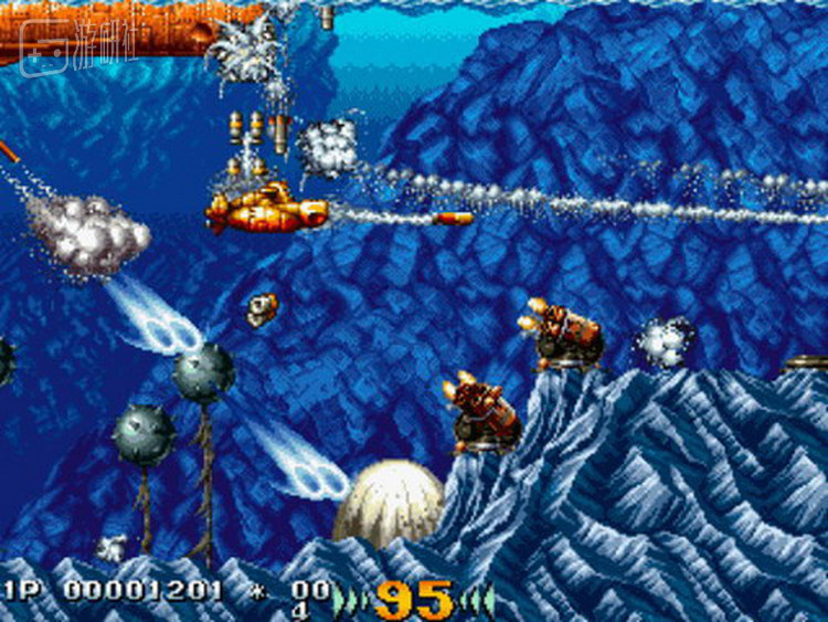 《海底大战争》作为比较少见的潜艇横版射击游戏，在日本名声不错