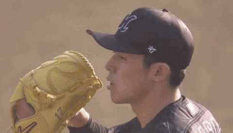 佐佐木当天夺得的最后一个出局，恰好是追平历史纪录的第19个三击不中出局