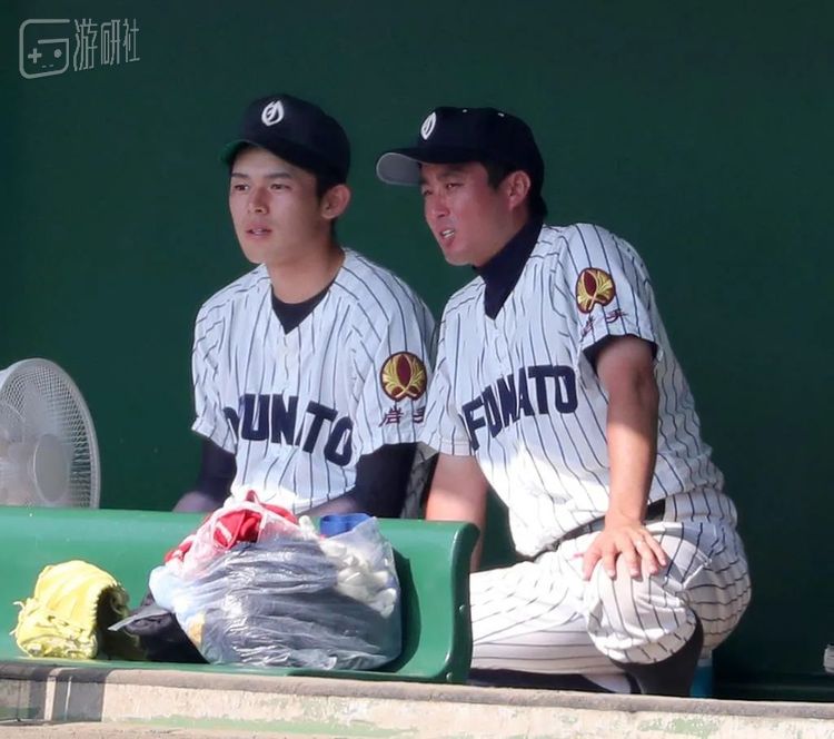 国保（右）和佐佐木