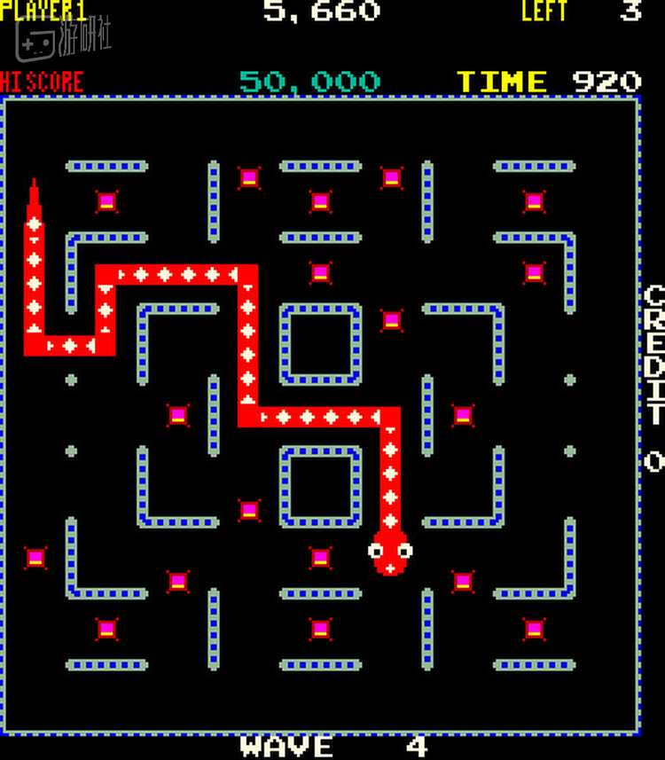 街机版不仅是彩色，而且正确的画出了那条&ldquo;蛇&rdquo;