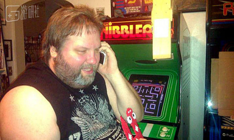 圣诞挑战成功后接受祝贺的麦克维