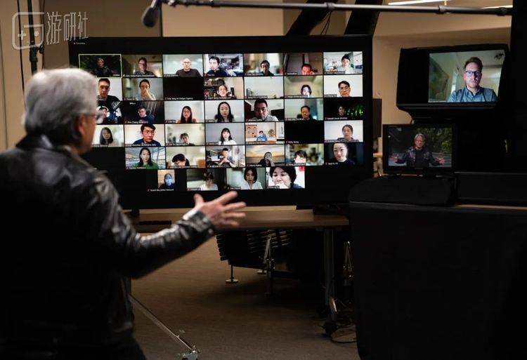 赛博朋克的一个特征就是身在其中的人并不能意识到这很赛博朋克