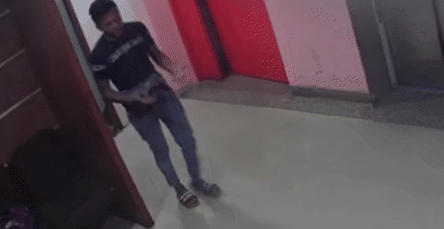不过事实证明，恶搞洗手液其实效果不佳，因为前几个人上完厕所都没洗手