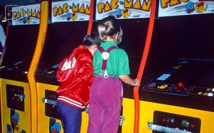 在很多人还没生出来的时候，《吃豆人》就已经开始&ldquo;毒害&rdquo;全世界的儿童了