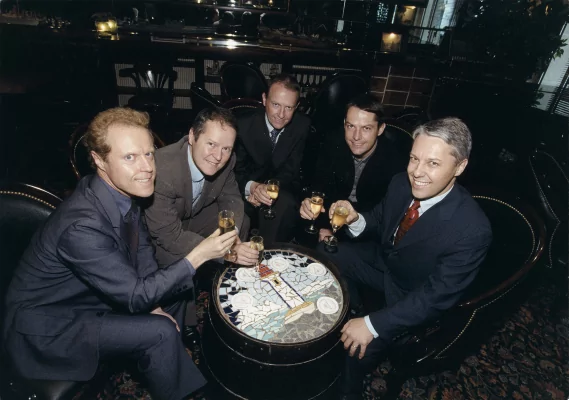 五兄弟合照 左起：Michael、Yves、Gerard、Christian、Claude
