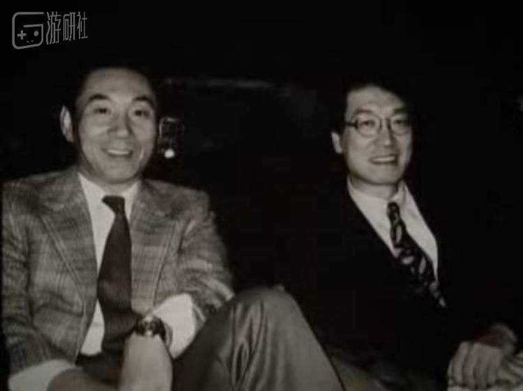 正在去外包公司交涉路上的入交昭一郎和广井