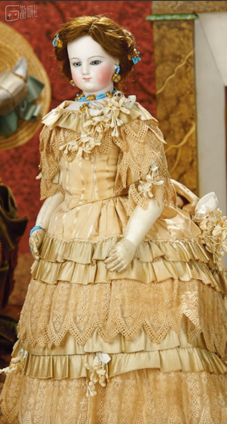 成熟女性外形的Bisque Poupee