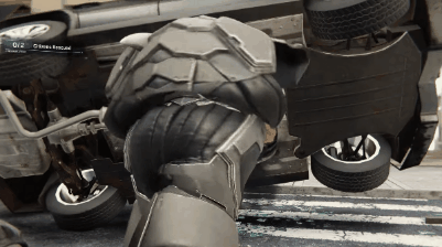 步伐是沉重的，但身形又非常轻盈