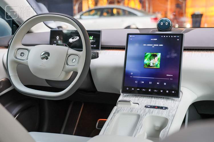 在标配杜比全景声的蔚来 ET7 上体验车载杜比全景声娱乐内容