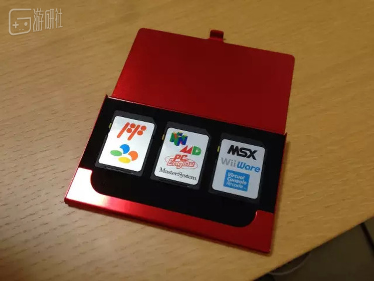 和上面各主机游戏收藏盒同样，SD卡上的自制标签依旧非常显眼