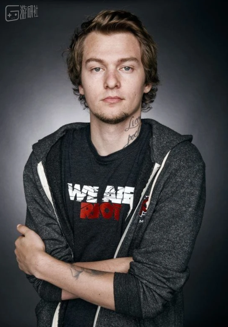 《双城之战》联合创剧人克里斯蒂安·林克，以下简称 Christian