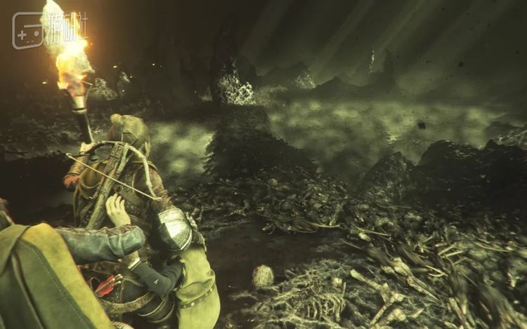 比起一代B级篇风格的血腥暴力，《安魂曲》的场景更多透出诡异