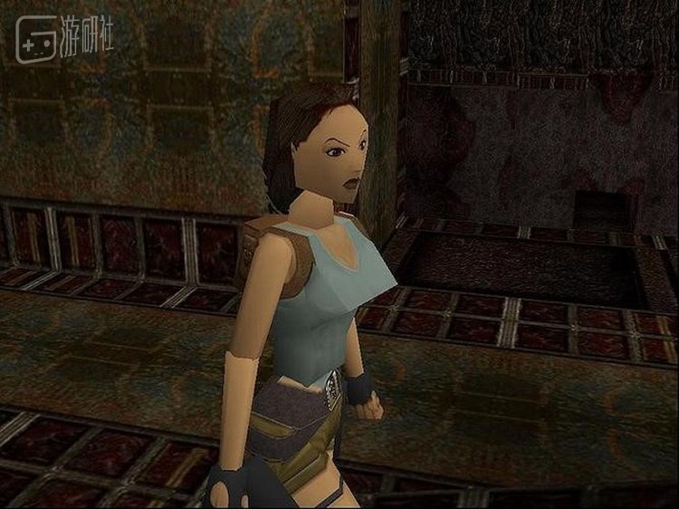 那时的劳拉还很青涩