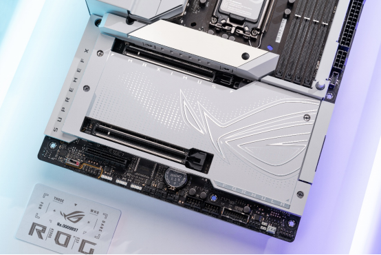 图片[8]-月光白混合散热旗舰 ROG MAXIMUS Z790 FORMULA测评-2Q博客